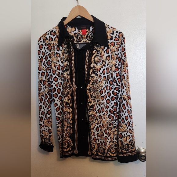loggia Tops - Chic Women's Button Down Shirt with Leopard and Gold Design
